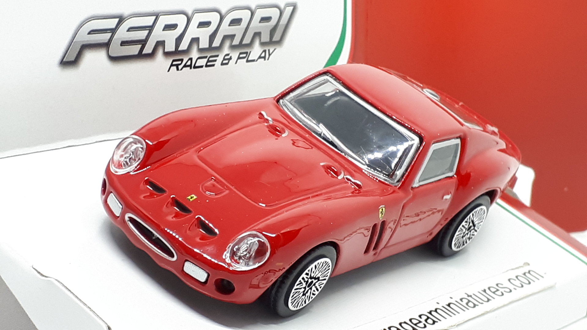 voiture metal 1/43 Burago Ferrari Race & Play Kit d'assemblage au choix 